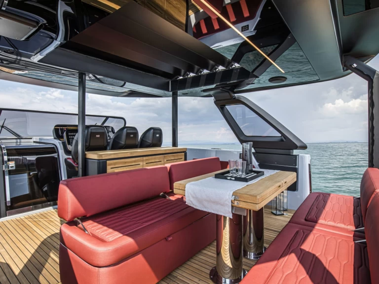 Luksusowy jacht do wynajmu w Juan-les-Pins w najlepszej cenie