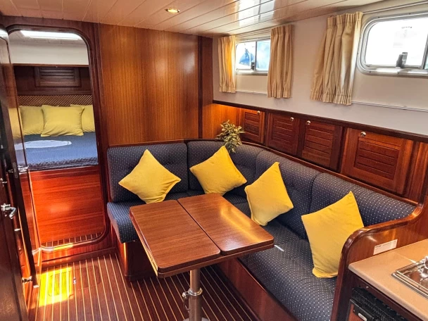 Menorquin-Yachts Menorquin Yachts 120 między profesjonalistami a osobami prywatnymi w Club Nàutic Ca'n Picafort