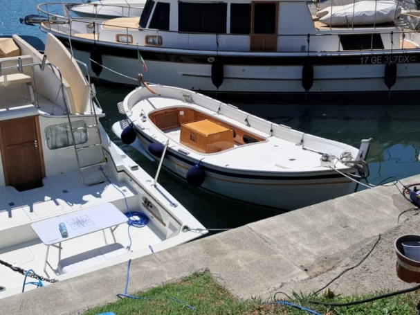 gozzo ligure gozzo 75 między profesjonalistami a osobami prywatnymi w Ameglia