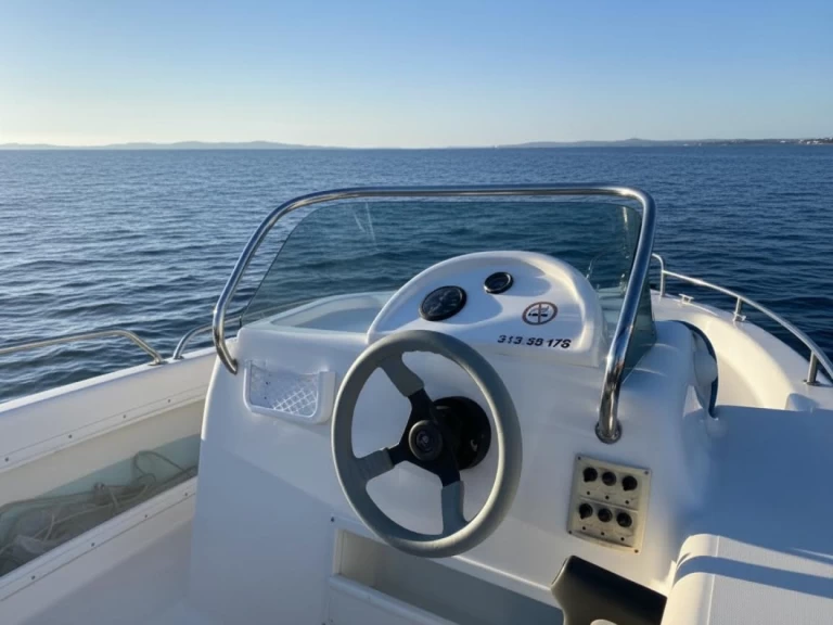 Wynajmij Quicksilver Alboran 550 open w Port de Cannes Marina