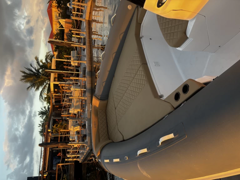 Salpa Salpa Soleil 26 między profesjonalistami a osobami prywatnymi w Marigot