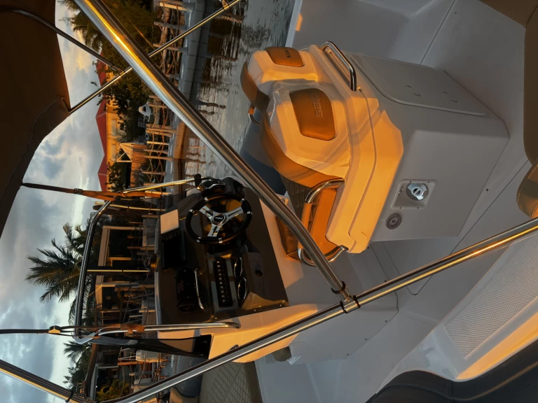 Wynajem łodzi Marigot tanio Salpa Soleil 26