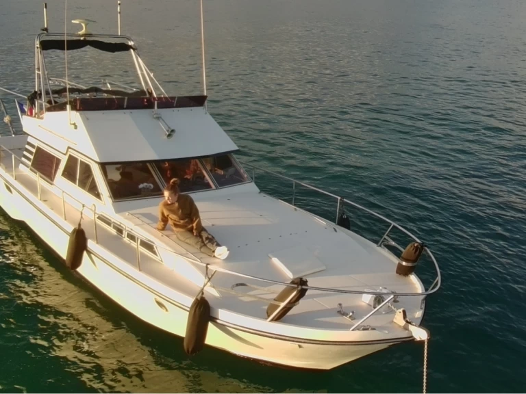 Wynajem Motorówka Guy Couach z patentem 