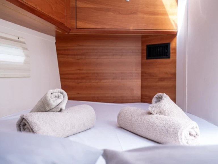 Wynajem Żaglowiec Hanse z patentem 