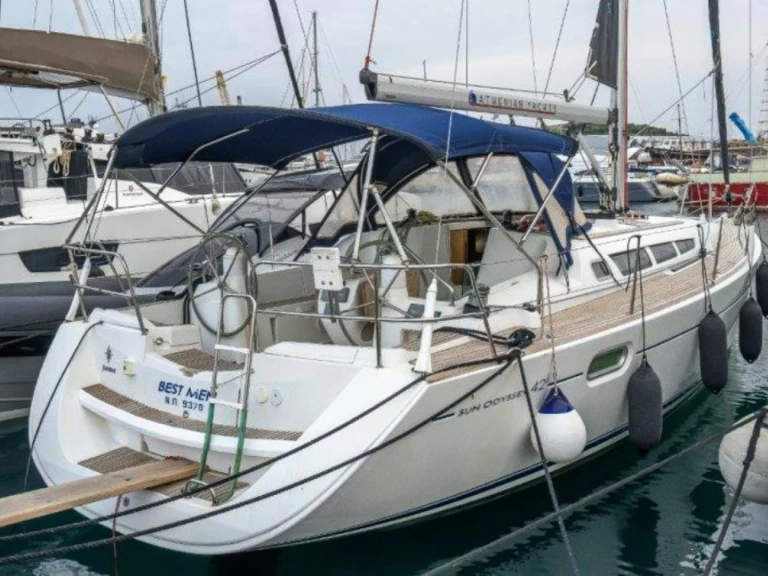 Wynajmij Jeanneau Sun Odyssey 42i w Neo Klima