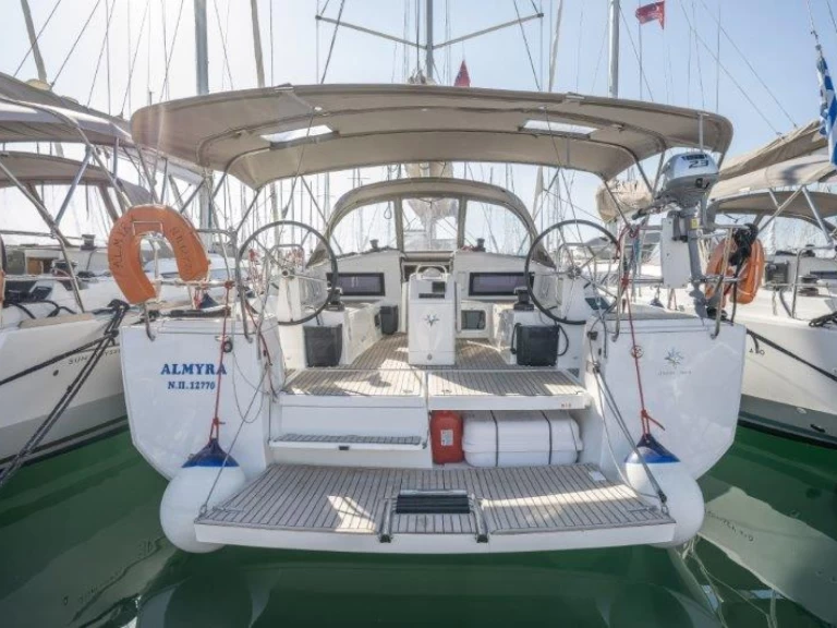 Wynajmij Jeanneau Sun Odyssey 440 w Piso Livadi
