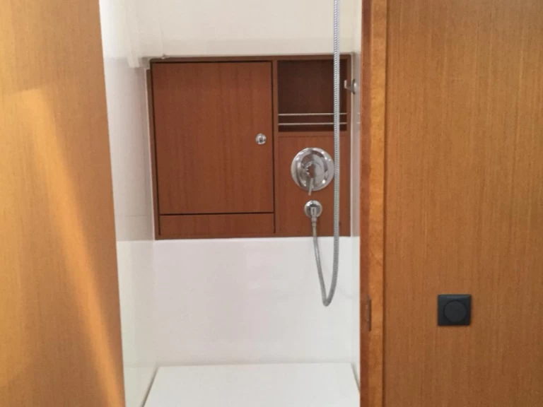 Bavaria Cruiser 50 między profesjonalistami a osobami prywatnymi w Rhodes (City)