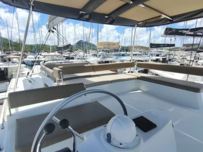 Wynajem Katamaran Bali z patentem 