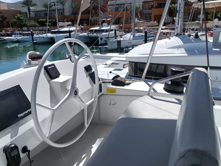 Wynajmij Katamaran z lub bez skippera Bali w La Paz