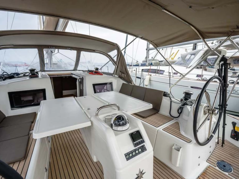 Wynajem łodzi Jeanneau Sun Odyssey 410 w Lavrio na SamBoat 