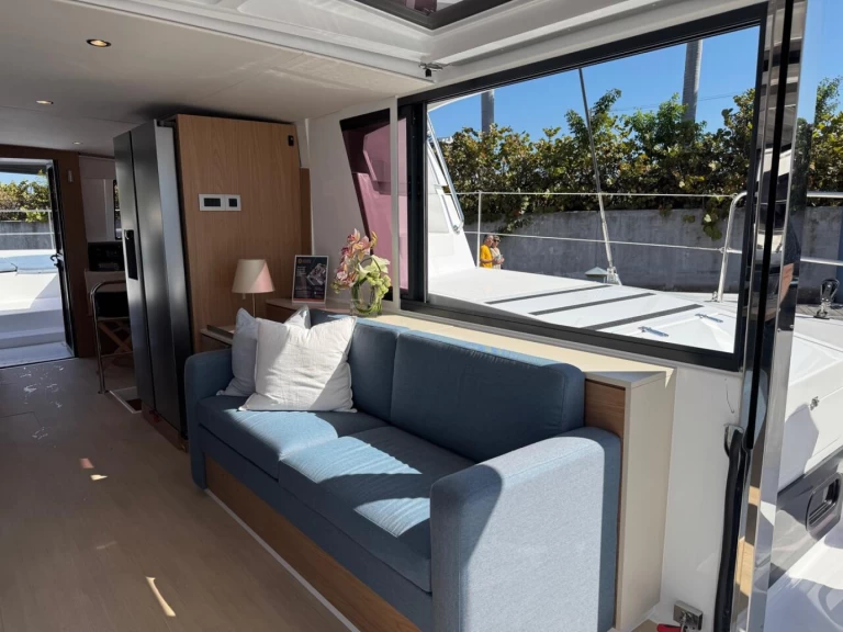 Wynajem łodzi Marsh Harbour tanio Bali 4.6