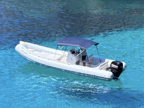 Wynajem Łódż półsztywna COSRARICA z patentem 