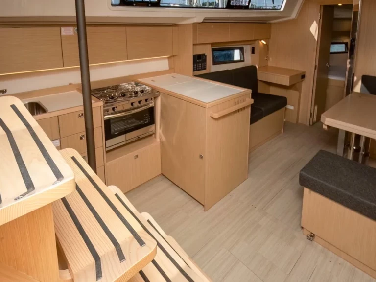 Wynajem łodzi Bavaria Bavaria C38 w Cogolin na SamBoat 