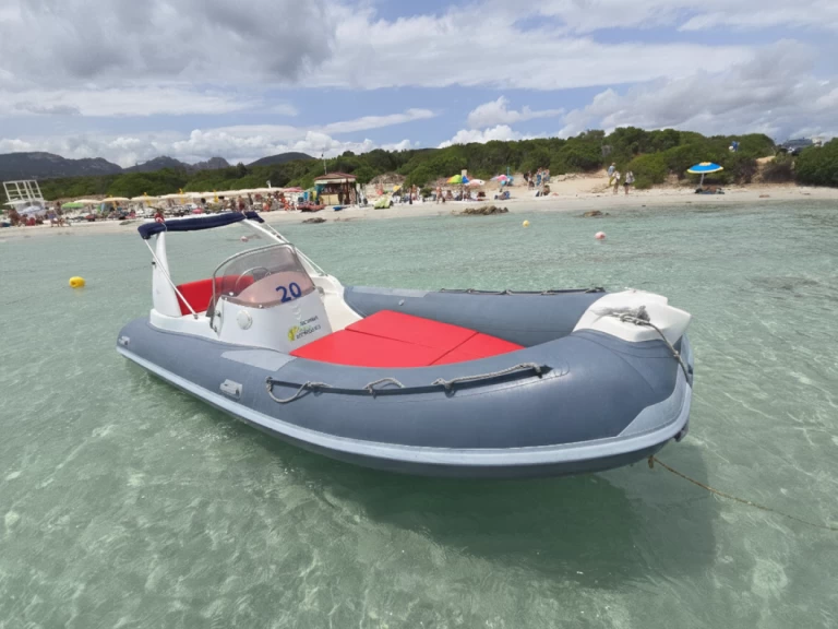 Sacs Sacs S 535 Jamaica między profesjonalistami a osobami prywatnymi w Cugnana Verde