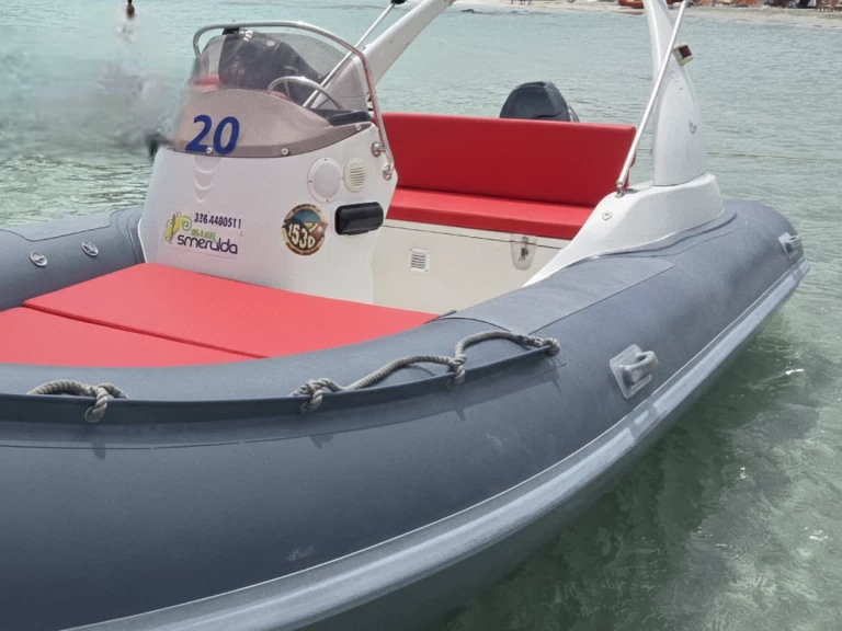 Wynajmij Sacs Sacs S 535 Jamaica w Cugnana Verde