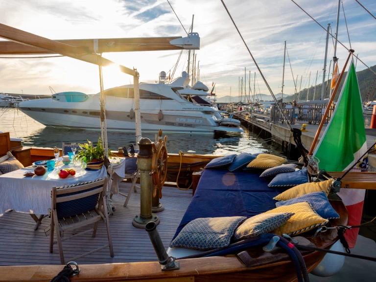 Wynajmij Motorówka z lub bez skippera SIMEONI w Chiavari