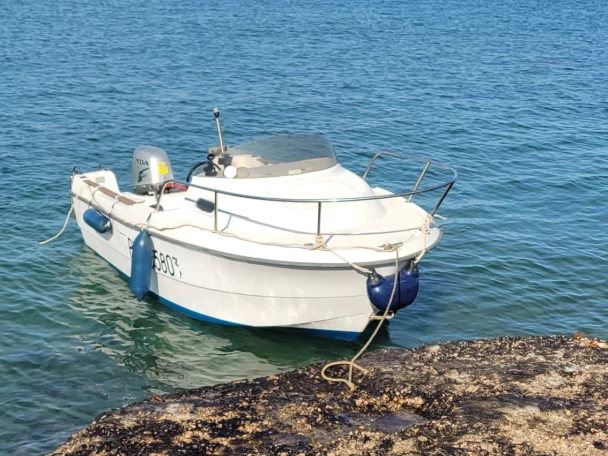 Bénéteau Antares 450 między profesjonalistami a osobami prywatnymi w Francja