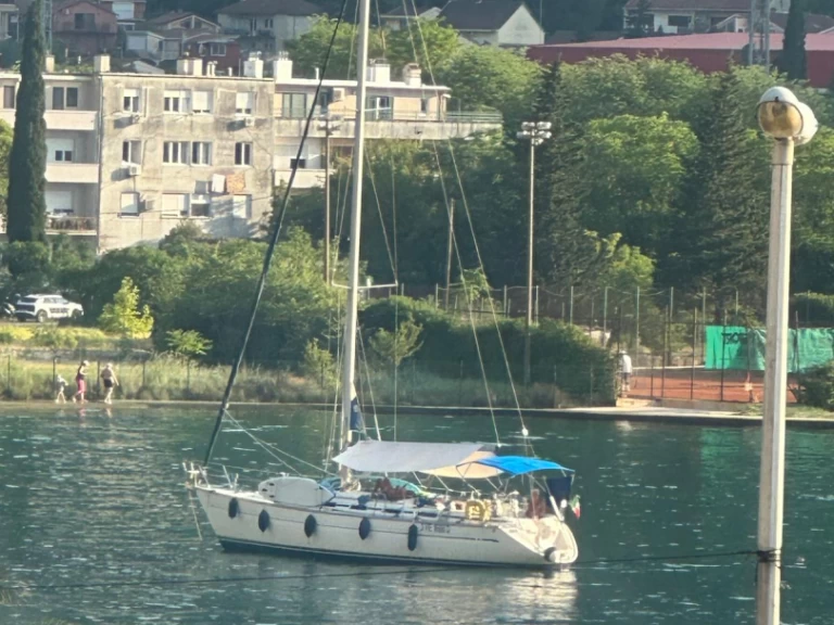 Bavaria Bavaria 42 między profesjonalistami a osobami prywatnymi w Montenero di Bisaccia