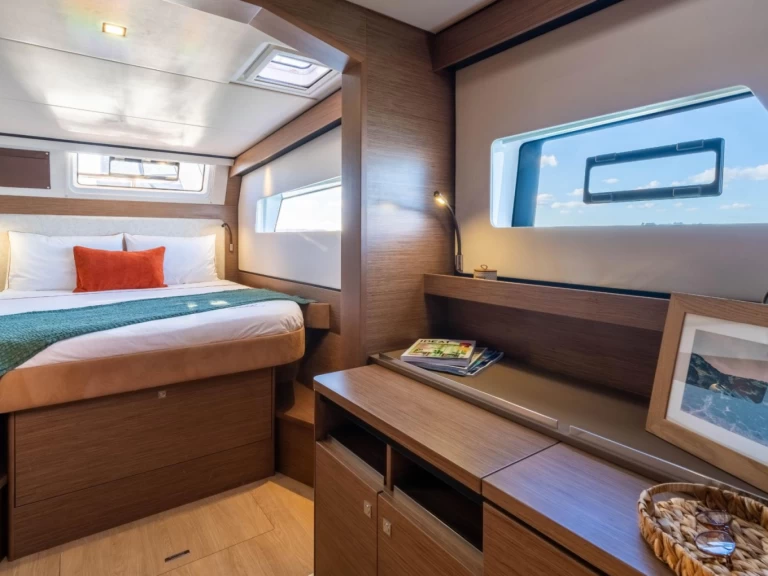 Katamaran do wynajmu w Lavrio w najlepszej cenie