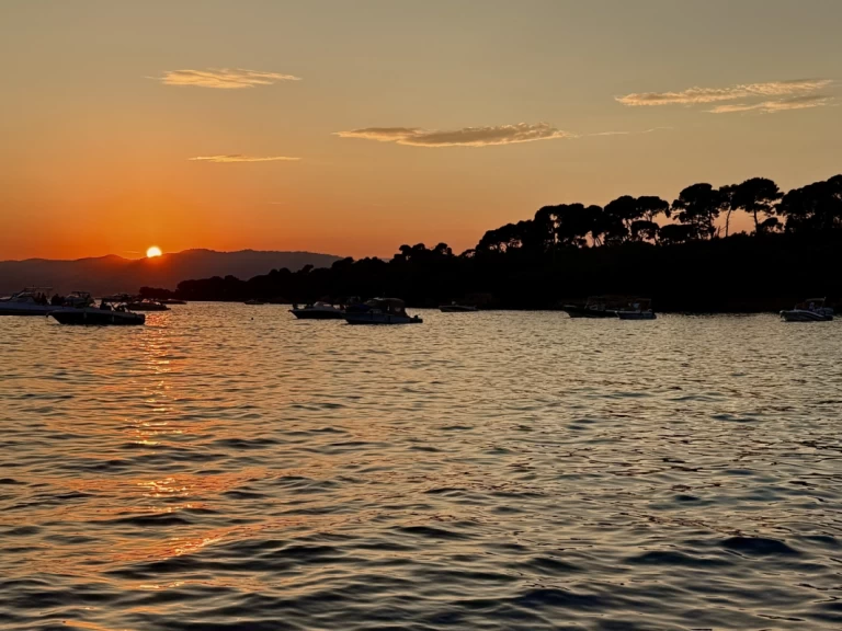 Wynajem w Antibes- Jeanneau CAP CAMARAT na SamBoat