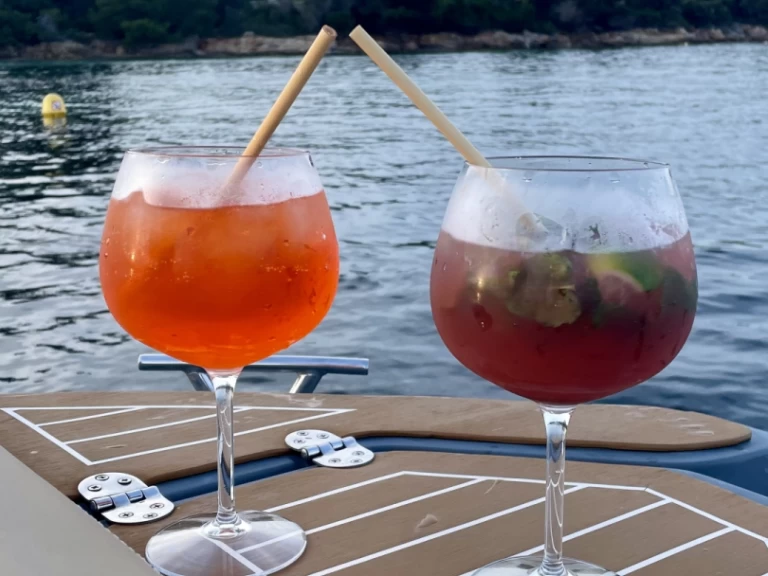 Wynajmij Jeanneau CAP CAMARAT w Antibes