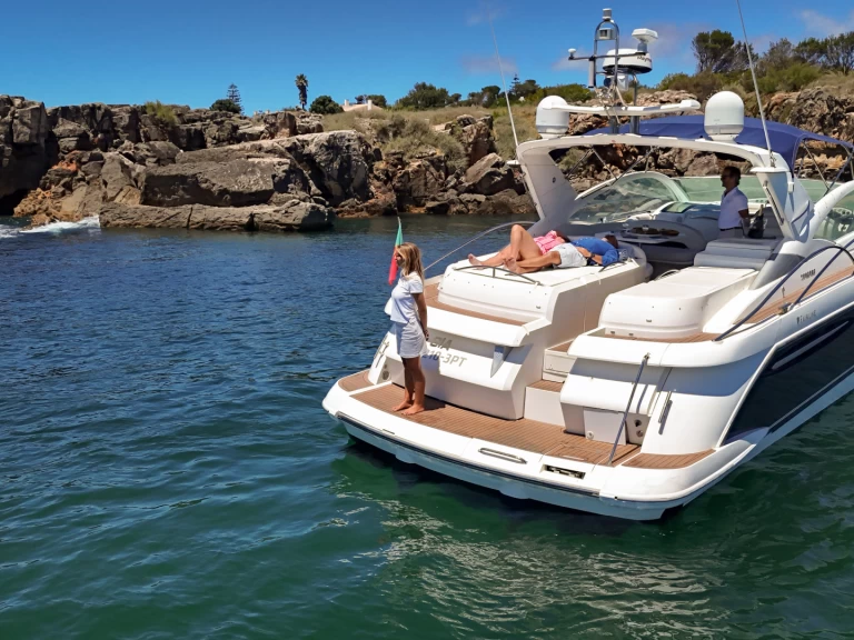 Wynajmij Motorówka z lub bez skippera Fairline w Cascais