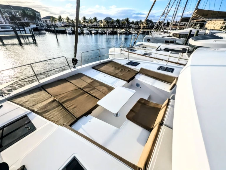 Wynajem łodzi Nassau tanio Bali 4.4