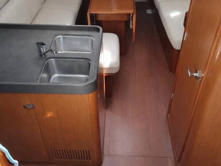 Wynajmij Żaglowiec z lub bez skippera Bénéteau w Nea Peramos