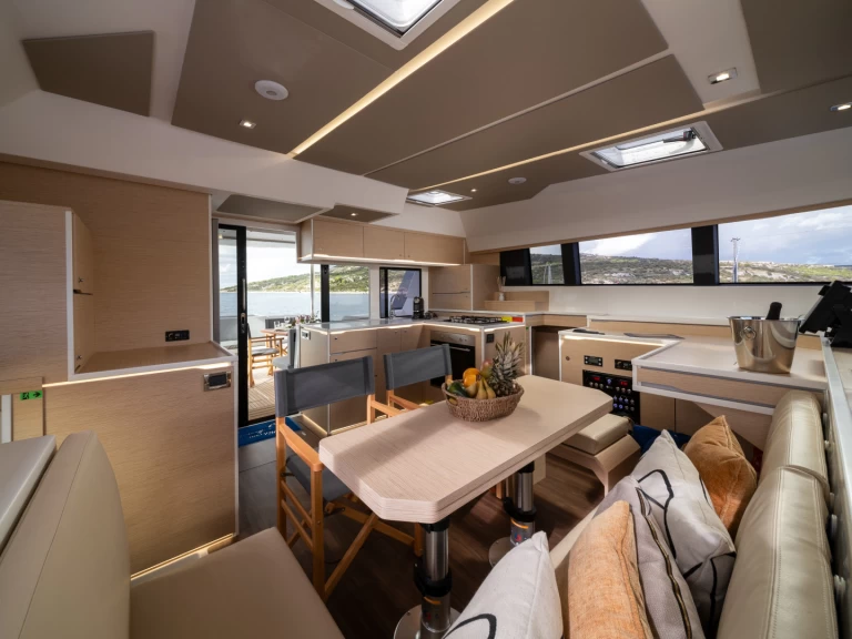 Wynajem Katamaran w Rodi Garganico - Cervetti Cervetti 44 