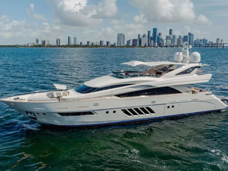 Wynajmij Dominator 28M w South Miami Beach