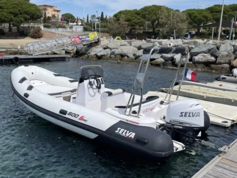 Wynajmij Selva Selva 600 w Gapeau