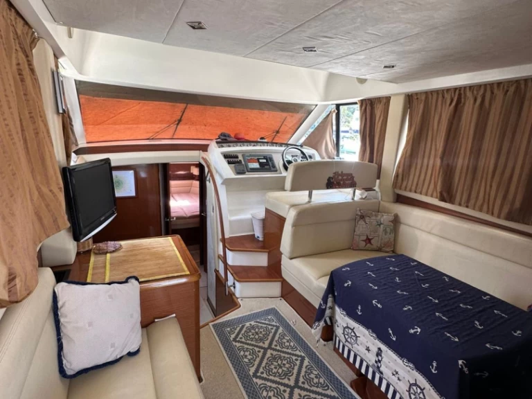 Wynajem Motorówka Prestige z patentem 