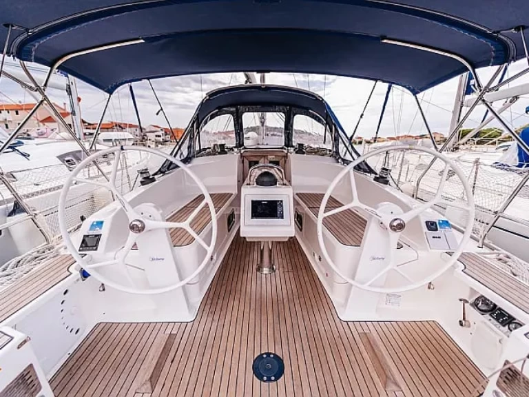 Wynajem Żaglowiec w Betina - Bavaria Cruiser 37