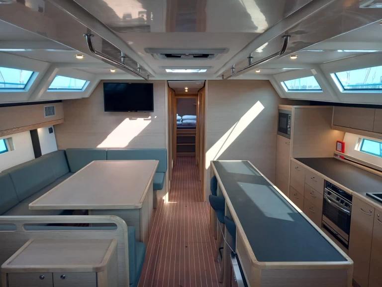 Wynajem łodzi Biograd na Moru tanio D&D Kufner 56 - 5 cab