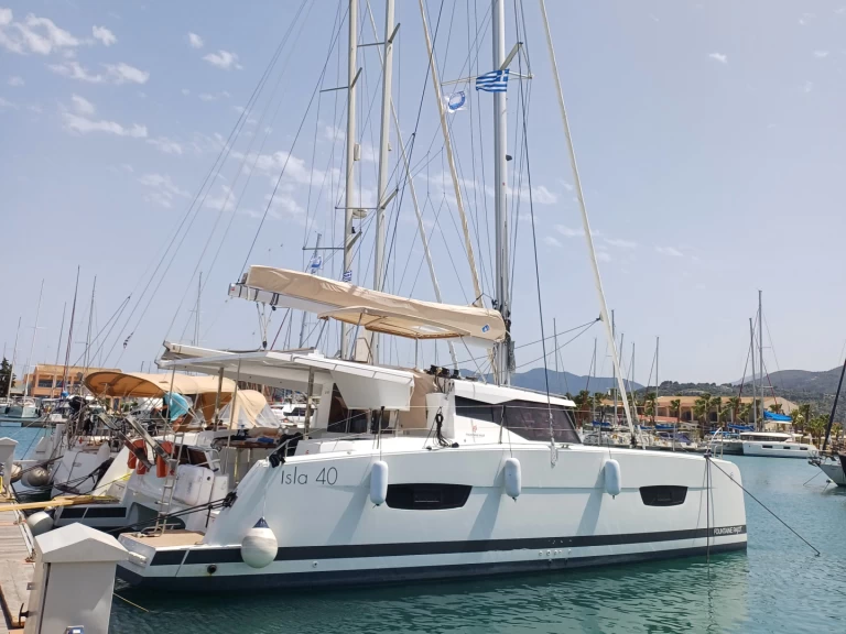 Wynajem Katamaran Fountaine Pajot z patentem 