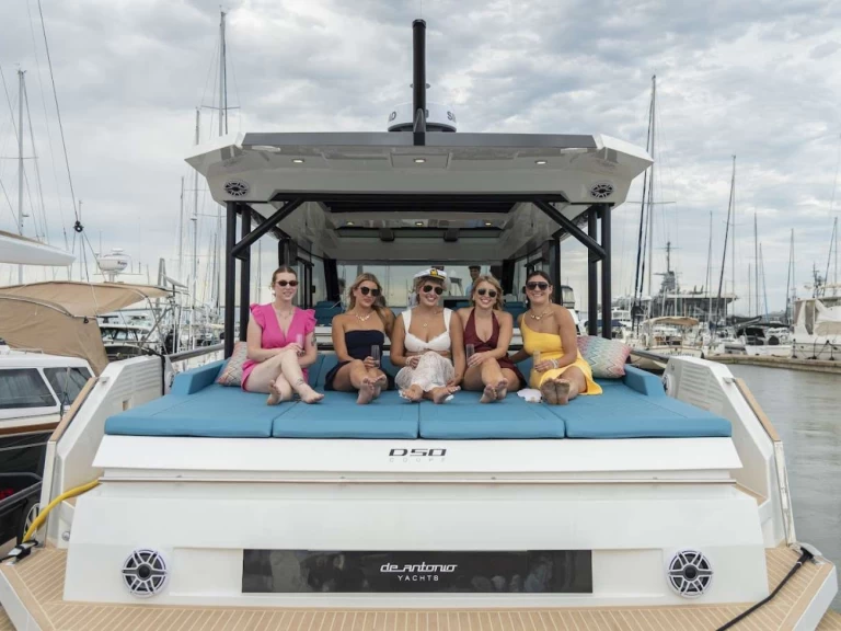 Luksusowy jacht do wynajmu w Palm Beach w najlepszej cenie