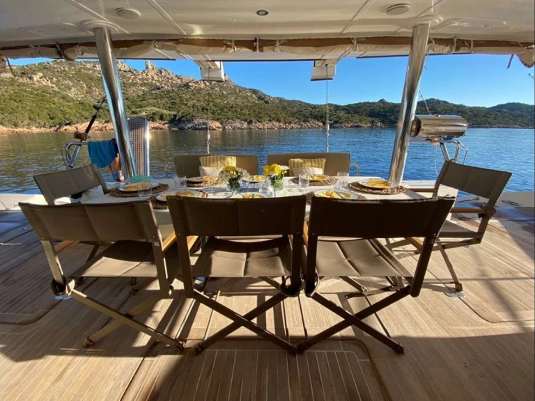 Wynajem Luksusowy jacht Sunreef z patentem 