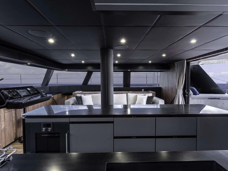 Sunreef OYA między profesjonalistami a osobami prywatnymi w Karaiby