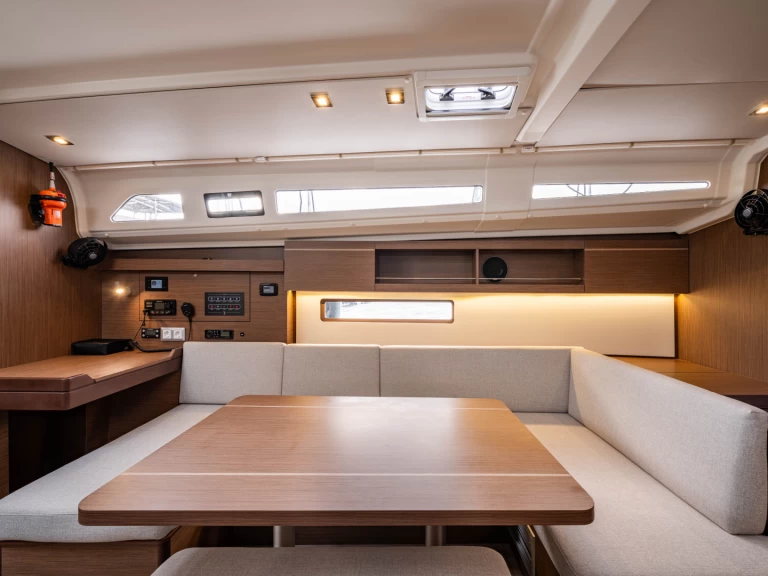 Wynajem łodzi Nea Peramos tanio Oceanis 40.1