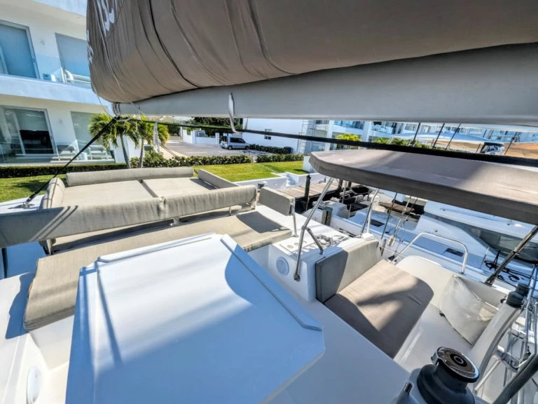 Wynajem Katamaran Bali z patentem 