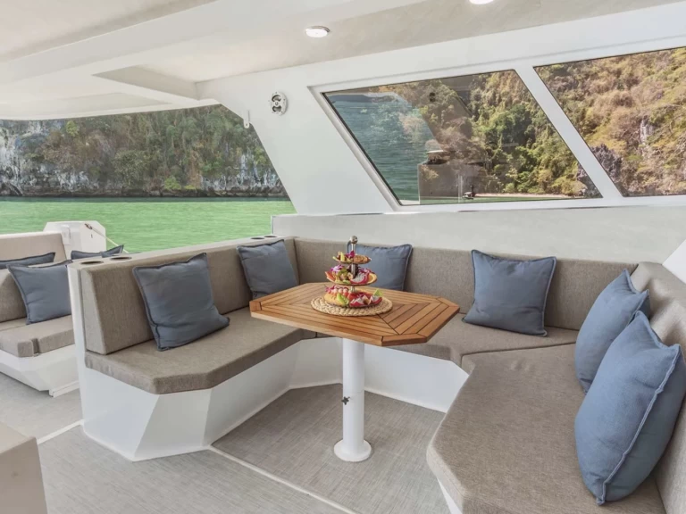 Wynajem Katamaran Prada  z patentem 