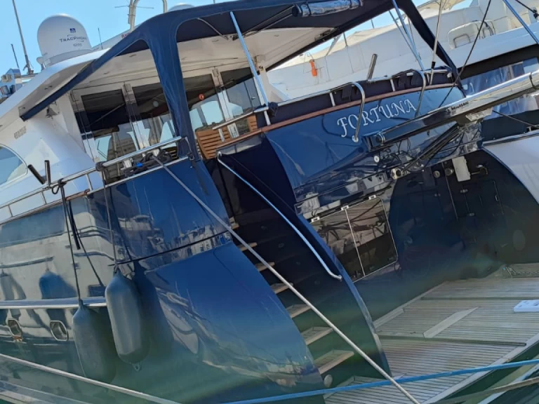 Wynajmij Continental 2200 w Limassol