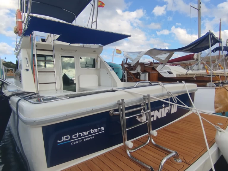 Wynajem Motorówka Cayman z patentem 