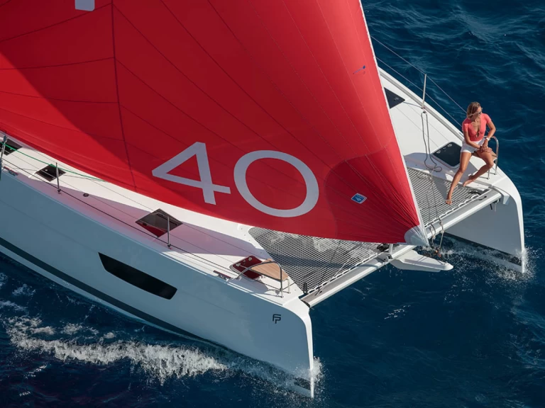 Wynajmij Fountaine Pajot Isla 40 w Alimos