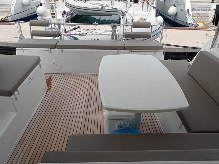 Wynajem Katamaran w Alimos - Lagoon Lagoon 40