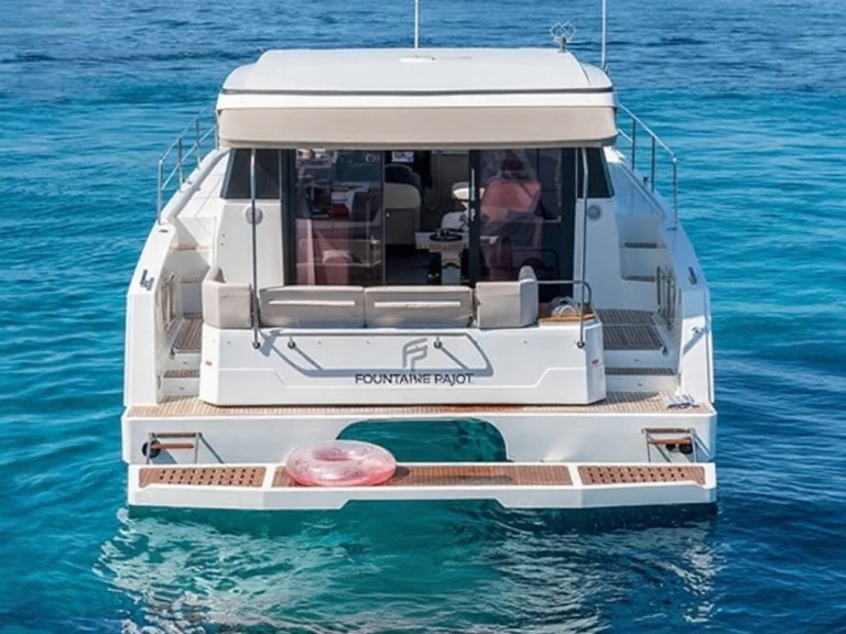 Wynajem Katamaran Fountaine Pajot z patentem 