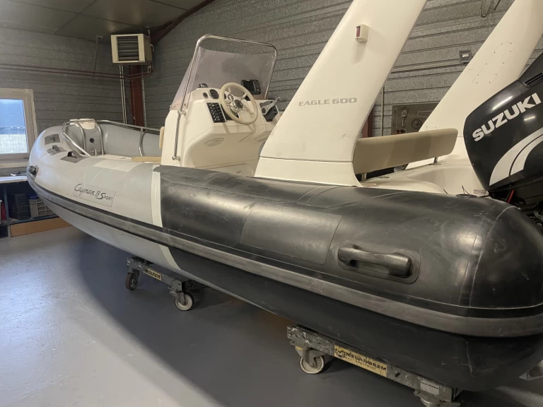 Łódż półsztywna do wynajmu w Baden w najlepszej cenie