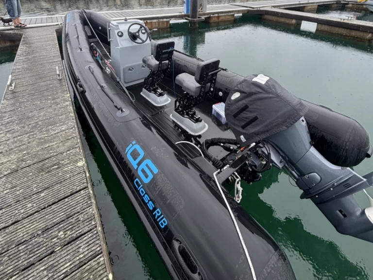 Wynajmij 3D Tender IQ6 w Marsylia