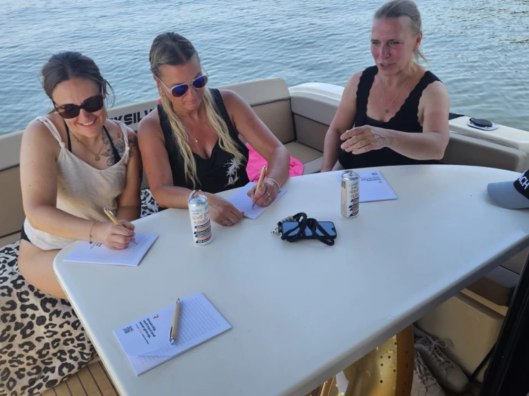 Wynajem Motorówka Quicksilver z patentem 