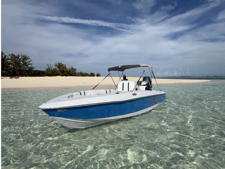 Wynajem Motorówka Custom Made z patentem 